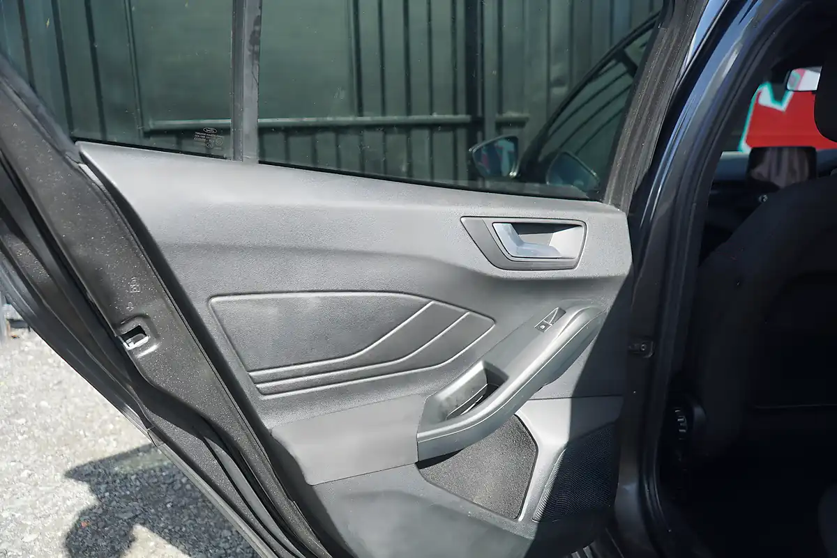 Used 2019 Ford Focus ST-Line Grey - Interior and Exterior details 17