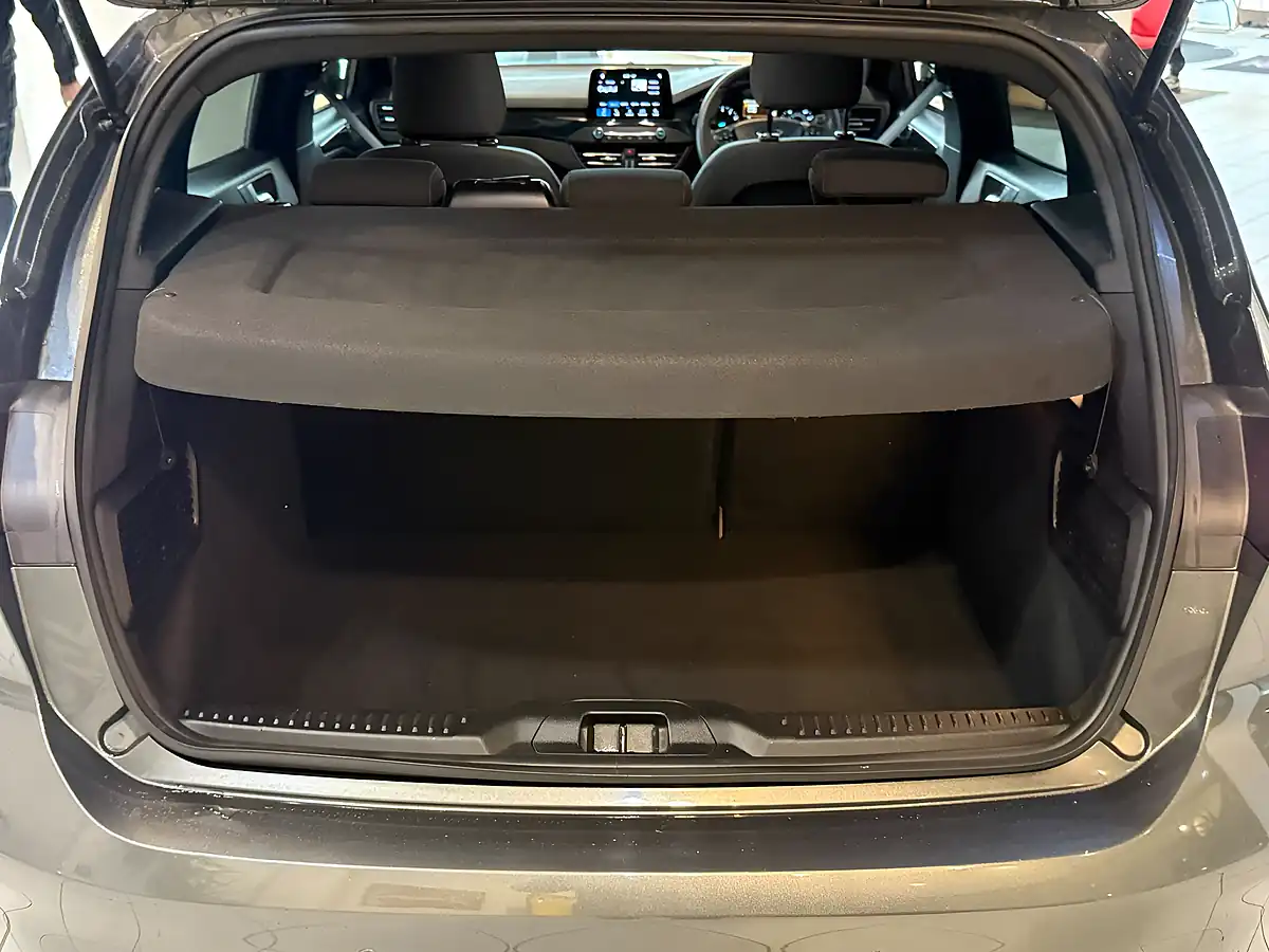 Used 2019 Ford Focus ST-Line Grey - Interior and Exterior details 10