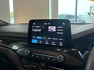 Used 2019 Ford Focus ST-Line Grey - Interior and Exterior details 17