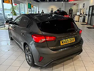Used 2019 Ford Focus ST-Line Grey - Interior and Exterior details 6