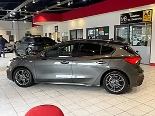 Used 2019 Ford Focus ST-Line Grey - Interior and Exterior details 7