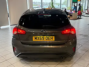 Used 2019 Ford Focus ST-Line Grey - Interior and Exterior details 9