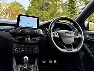 Used 2019 Ford Focus ST-Line Moondust Silver - Interior and Exterior details 17