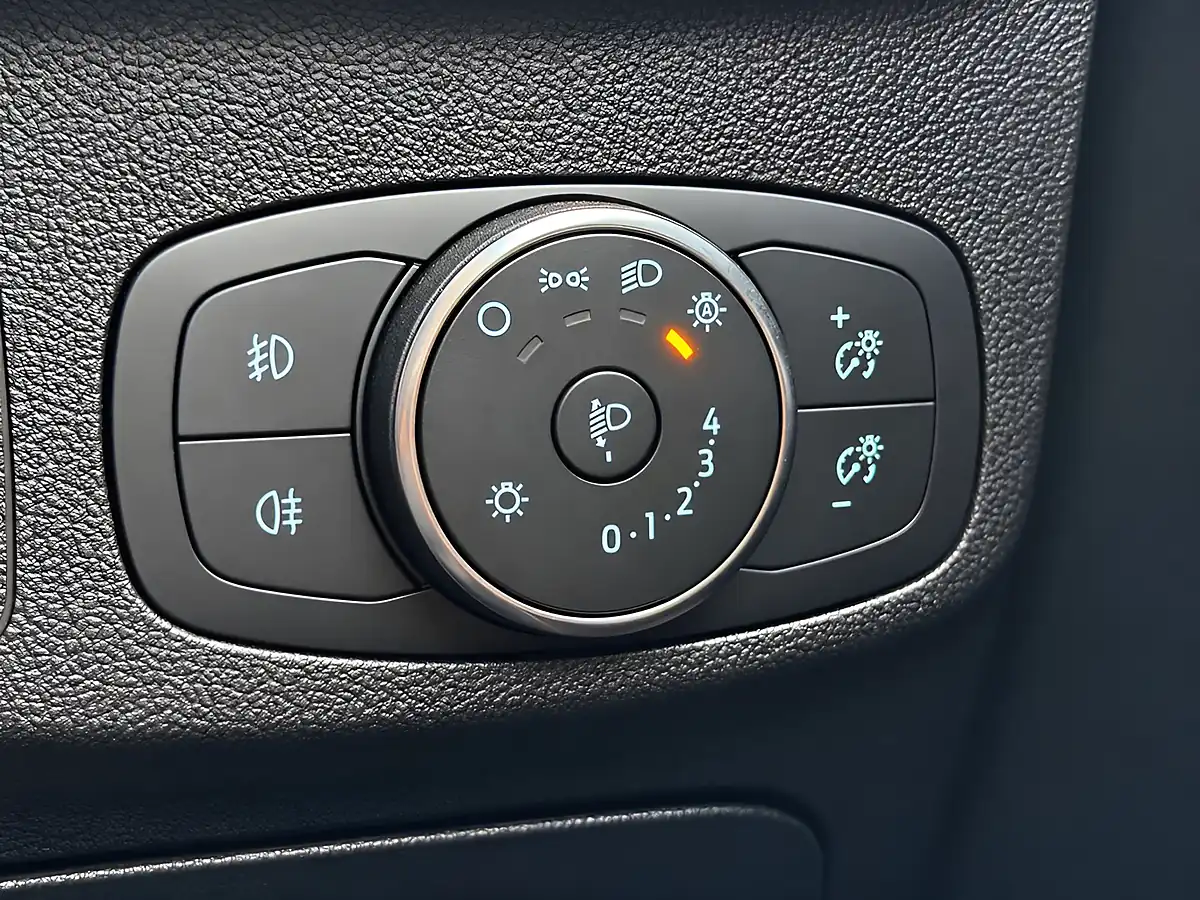 Used 2019 Ford Focus ST-Line Moondust Silver - Interior and Exterior details 18
