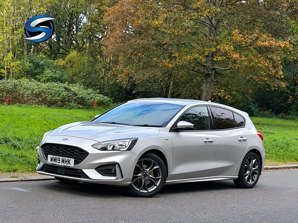 Used 2019 Ford Focus ST-Line Moondust Silver - Interior and Exterior details 3