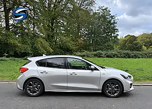 Used 2019 Ford Focus ST-Line Moondust Silver - Interior and Exterior details 4
