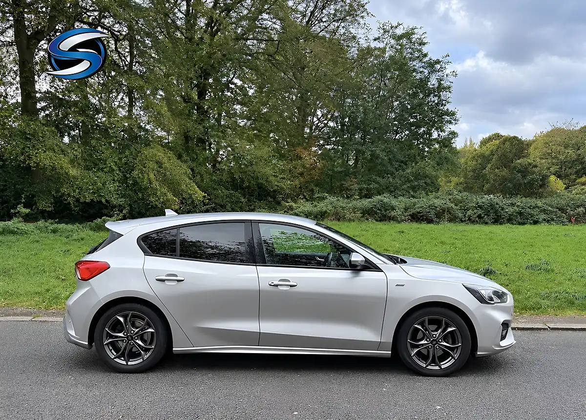 Used 2019 Ford Focus ST-Line Moondust Silver - Interior and Exterior details 4