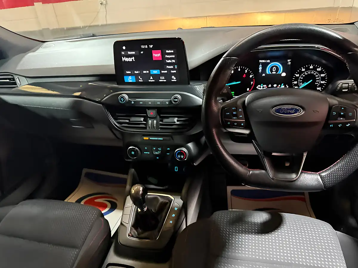 Used 2019 Ford Focus ST-Line Red - Interior and Exterior details 11