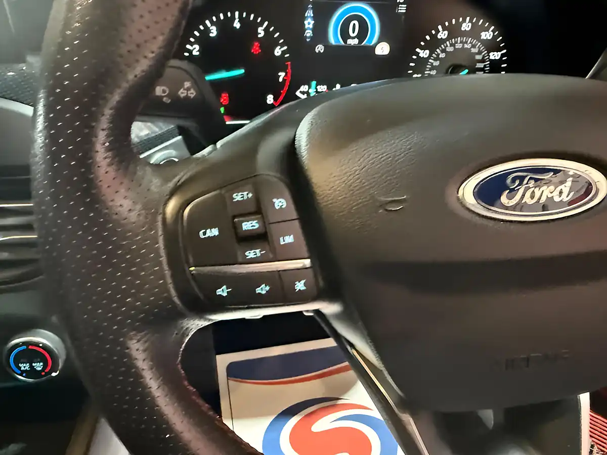 Used 2019 Ford Focus ST-Line Red - Interior and Exterior details 14
