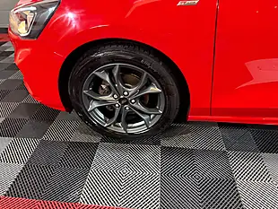 Used 2019 Ford Focus ST-Line Red - Interior and Exterior details 16