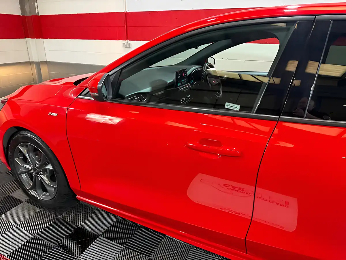 Used 2019 Ford Focus ST-Line Red - Interior and Exterior details 17