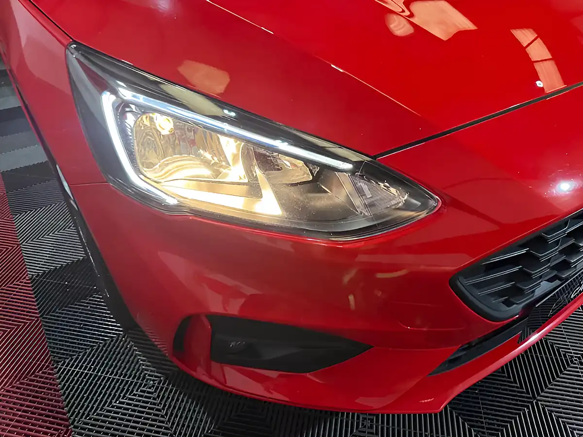Used 2019 Ford Focus ST-Line Red - Interior and Exterior details 18