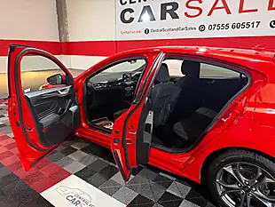 Used 2019 Ford Focus ST-Line Red - Interior and Exterior details 19