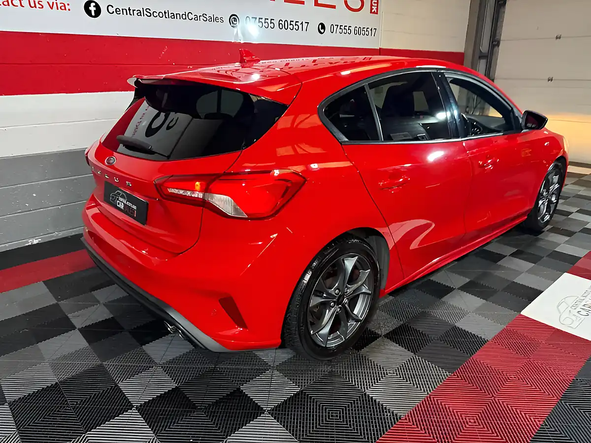 Used 2019 Ford Focus ST-Line Red - Interior and Exterior details 2