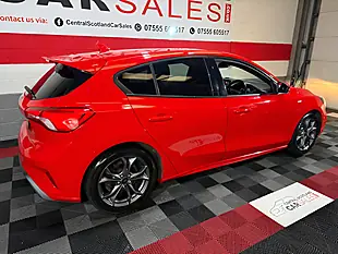 Used 2019 Ford Focus ST-Line Red - Interior and Exterior details 6