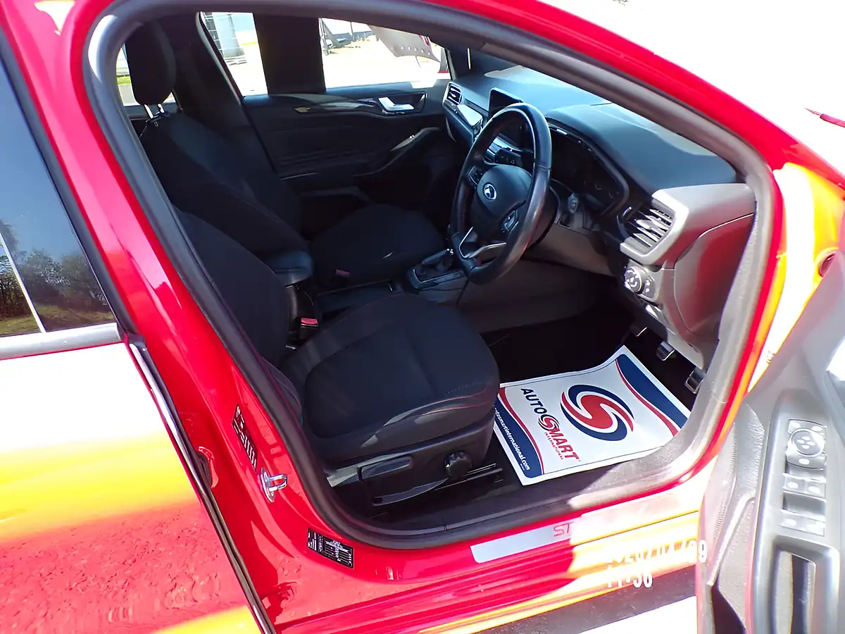 Used 2019 Ford Focus ST-Line Red - Interior and Exterior details 19