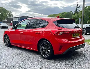 Used 2019 Ford Focus ST-Line Red - Interior and Exterior details 5