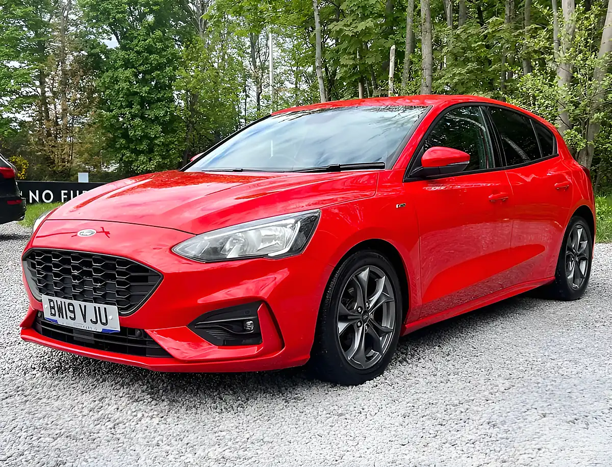 Used 2019 Ford Focus ST-Line Red - Interior and Exterior details 7