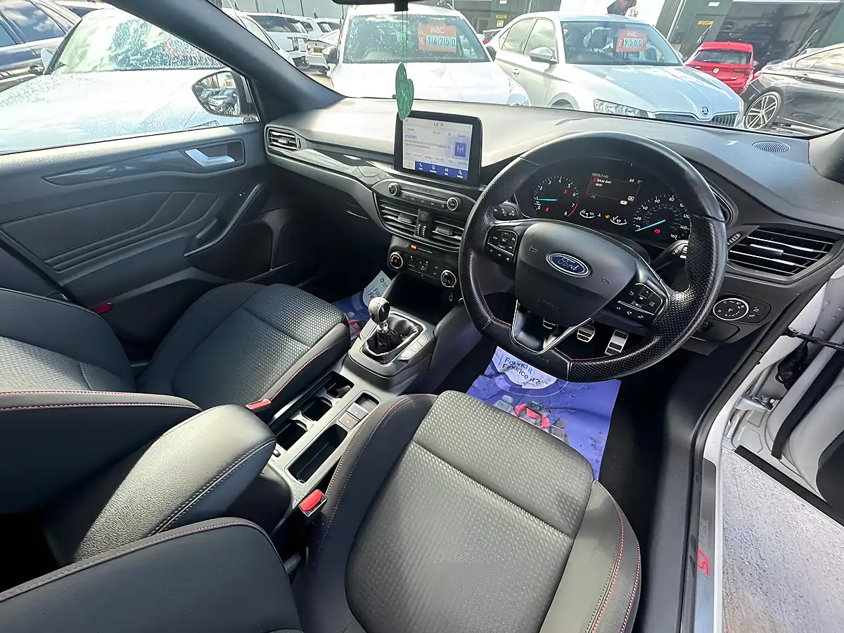 Used 2019 Ford Focus ST-Line Silver - Interior and Exterior details 13