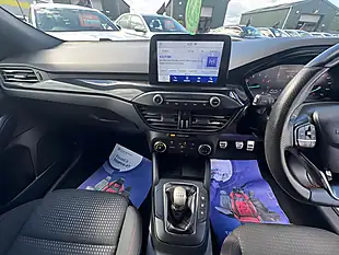Used 2019 Ford Focus ST-Line Silver - Interior and Exterior details 15