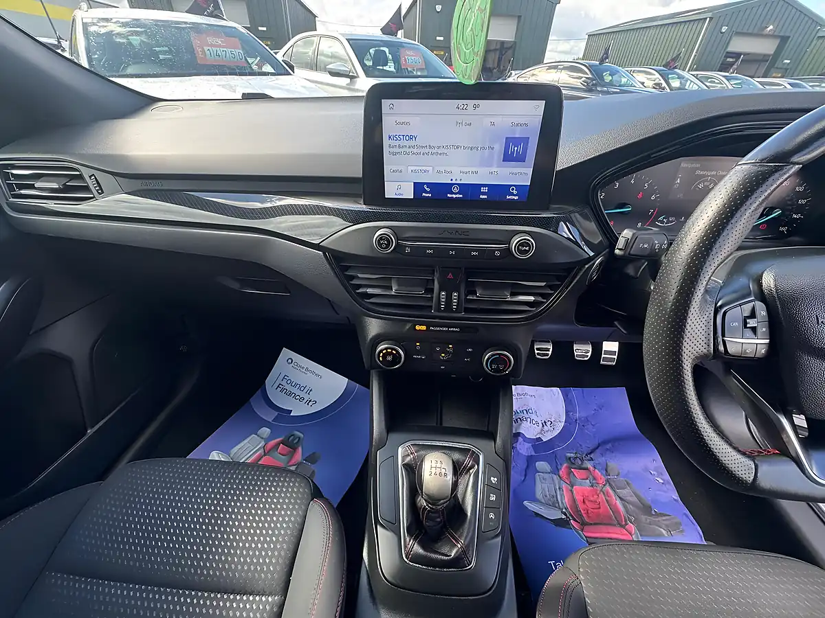 Used 2019 Ford Focus ST-Line Silver - Interior and Exterior details 15