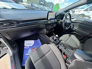 Used 2019 Ford Focus ST-Line Silver - Interior and Exterior details 16