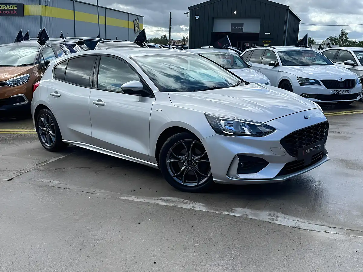 Used 2019 Ford Focus ST-Line Silver - Interior and Exterior details 2