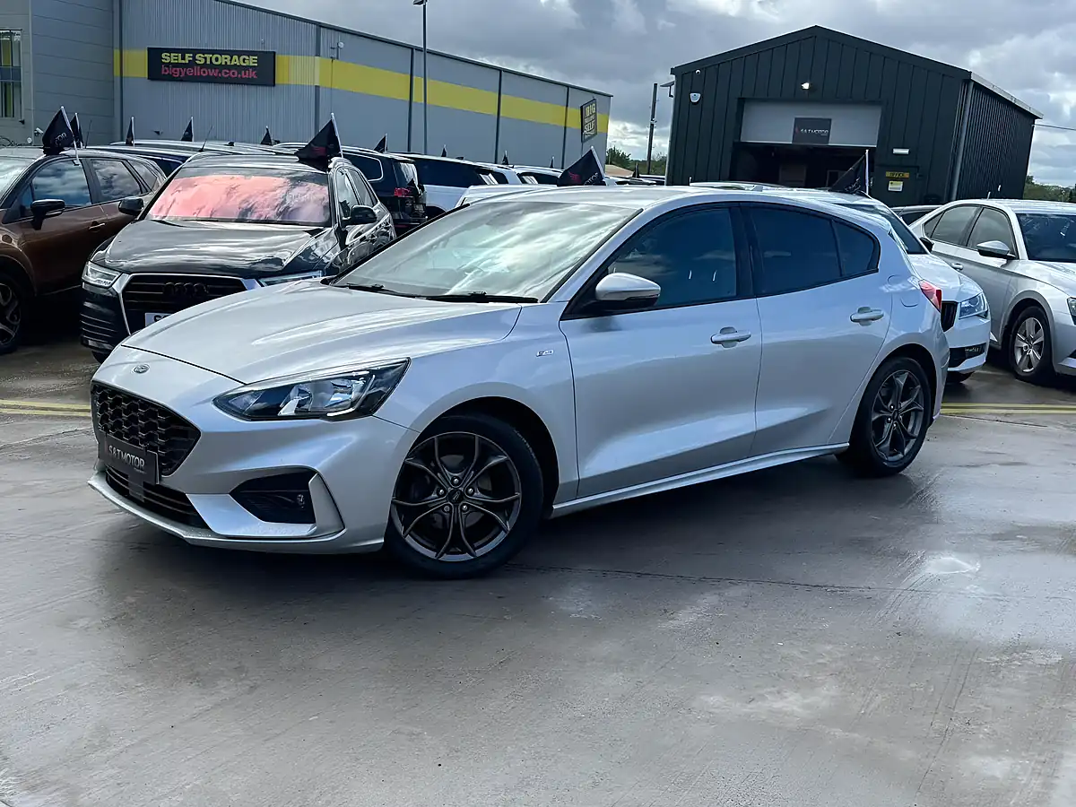 Used 2019 Ford Focus ST-Line Silver - Interior and Exterior details 4