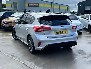 Used 2019 Ford Focus ST-Line Silver - Interior and Exterior details 7