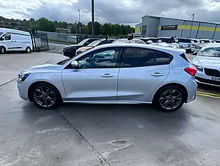 Used 2019 Ford Focus ST-Line Silver - Interior and Exterior details 8