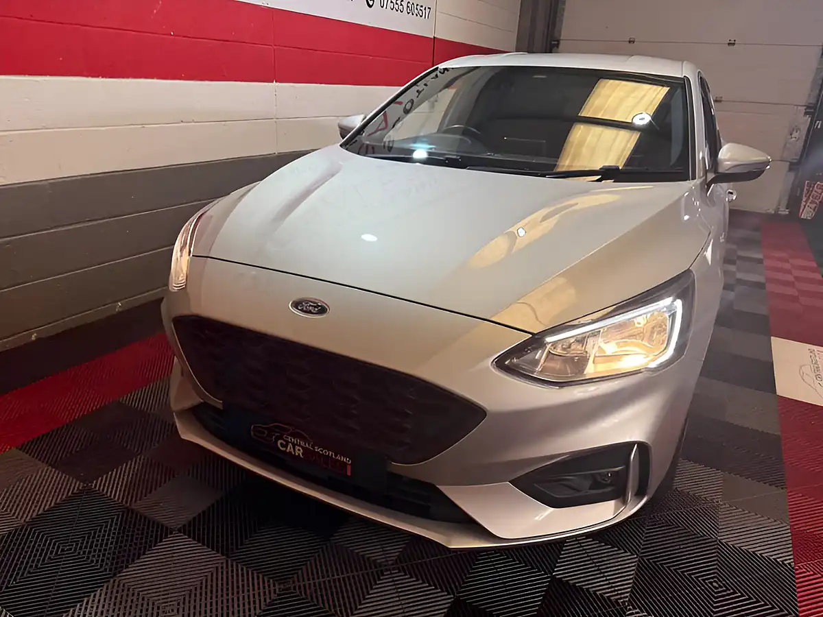 Used 2019 Ford Focus ST-Line Silver - Interior and Exterior details 2