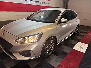 Used 2019 Ford Focus ST-Line Silver - Interior and Exterior details 3