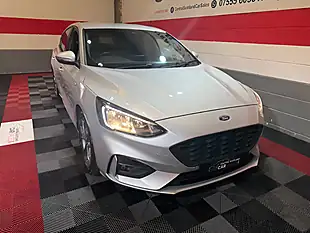 Used 2019 Ford Focus ST-Line Silver - Interior and Exterior details 5