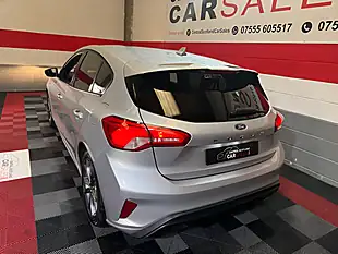 Used 2019 Ford Focus ST-Line Silver - Interior and Exterior details 8