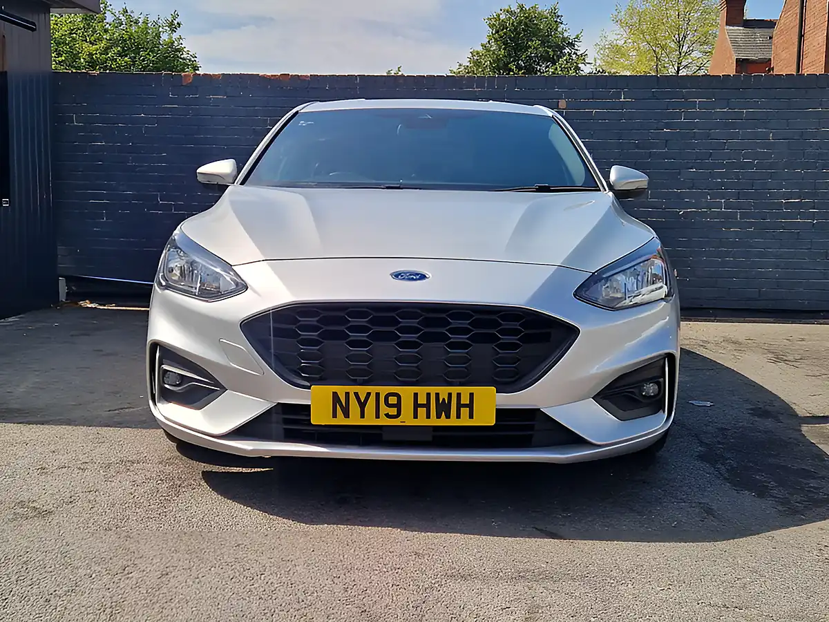 Used 2019 Ford Focus ST-Line Silver - Interior and Exterior details 11