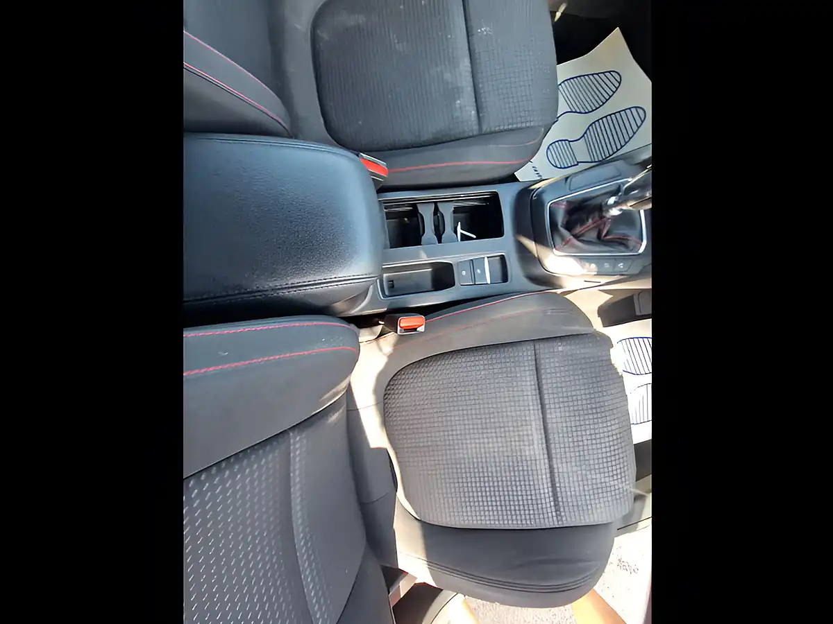 Used 2019 Ford Focus ST-Line Silver - Interior and Exterior details 14