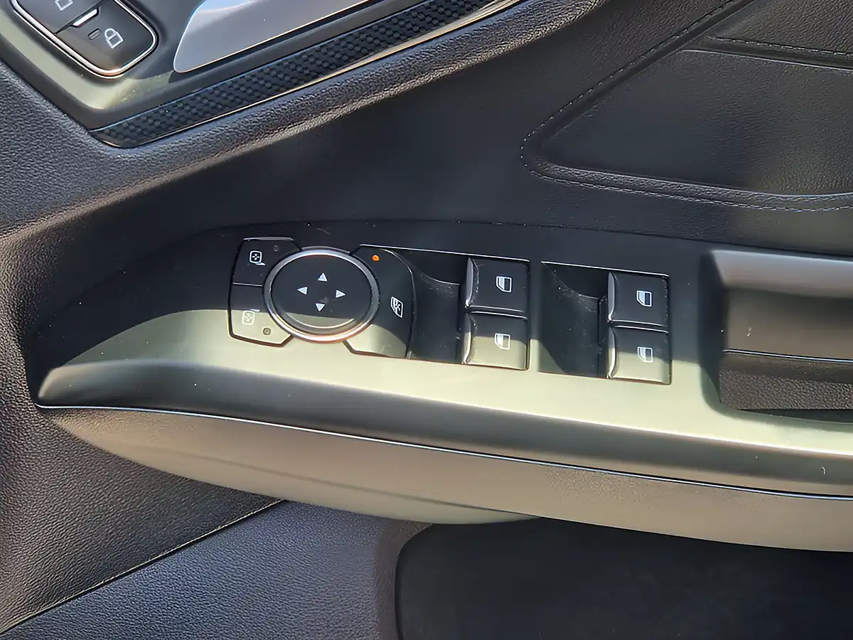 Used 2019 Ford Focus ST-Line Silver - Interior and Exterior details 15