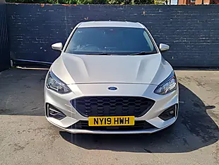 Used 2019 Ford Focus ST-Line Silver - Interior and Exterior details 4