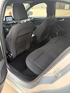 Used 2019 Ford Focus ST-Line Silver - Interior and Exterior details 10