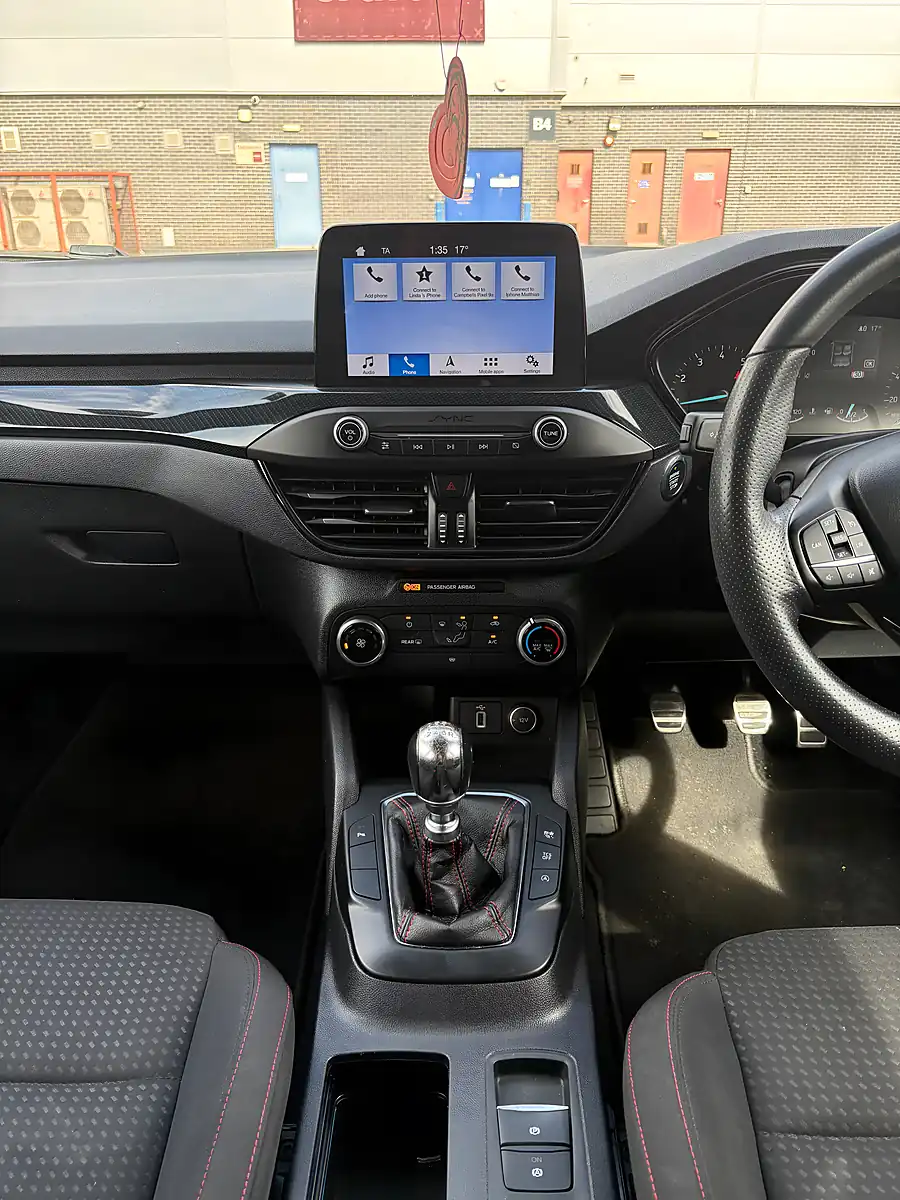 Used 2019 Ford Focus ST-Line Silver - Interior and Exterior details 12