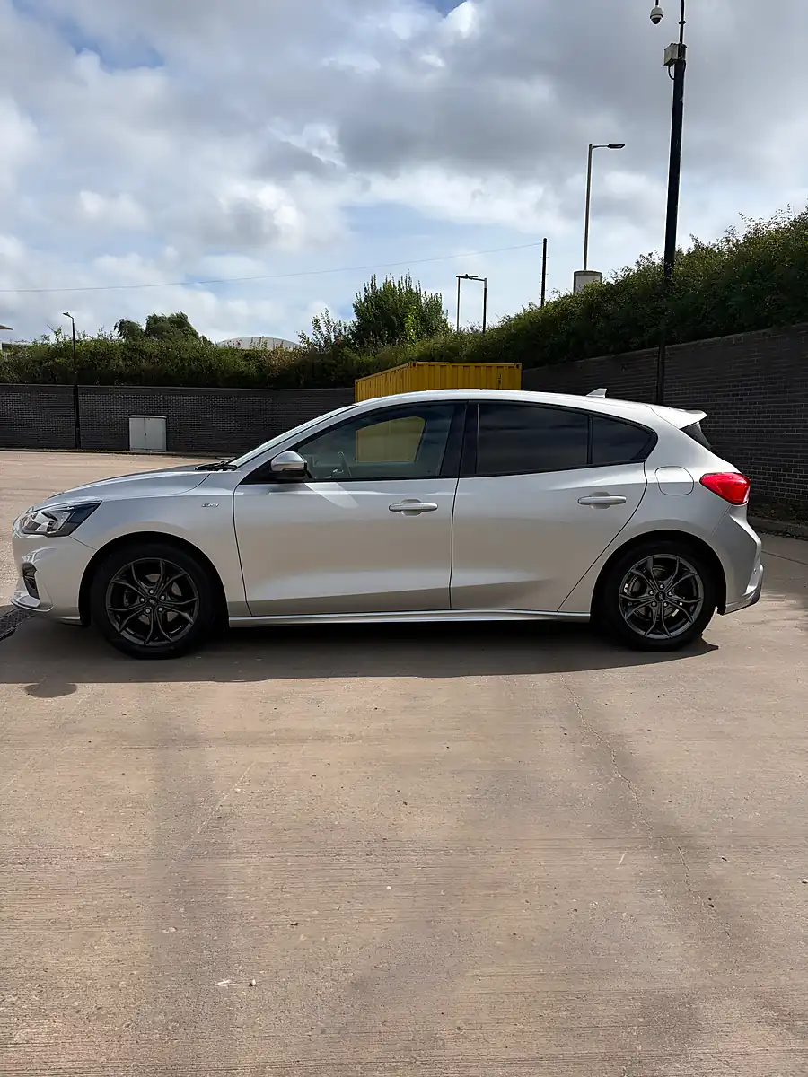 Used 2019 Ford Focus ST-Line Silver - Interior and Exterior details 2