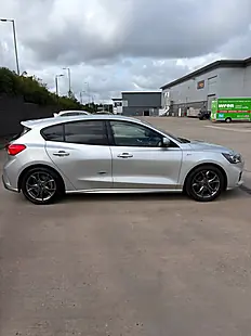 Used 2019 Ford Focus ST-Line Silver - Interior and Exterior details 6