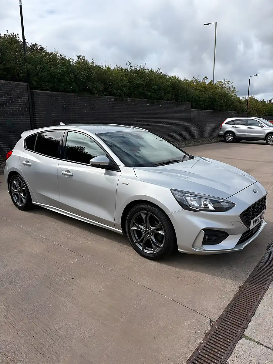 Used 2019 Ford Focus ST-Line Silver - Interior and Exterior details 7