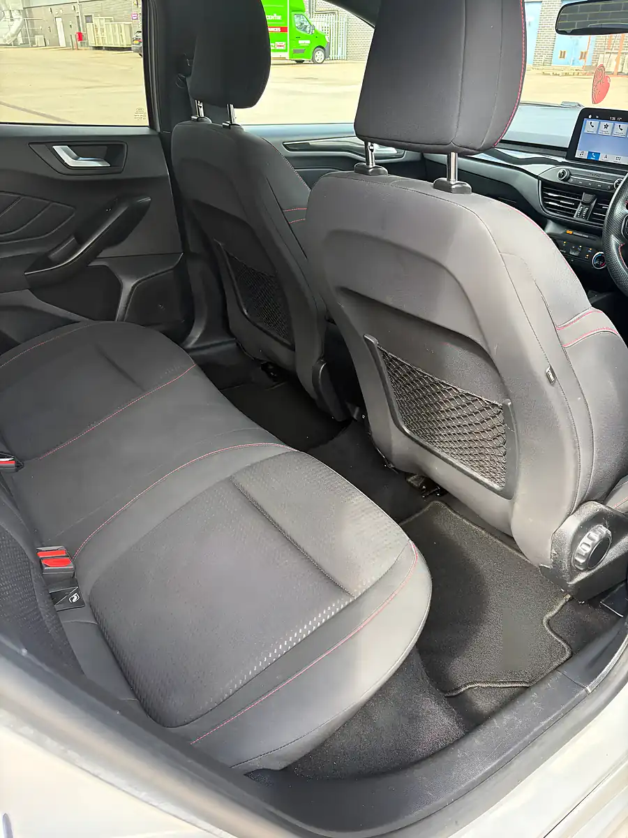 Used 2019 Ford Focus ST-Line Silver - Interior and Exterior details 8