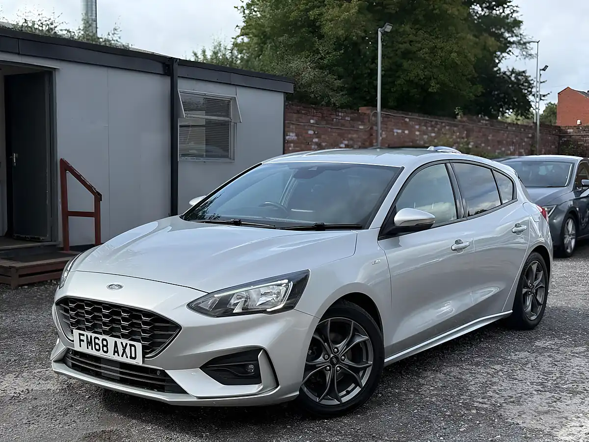 Used 2019 Ford Focus ST-Line Silver - Interior and Exterior details 3