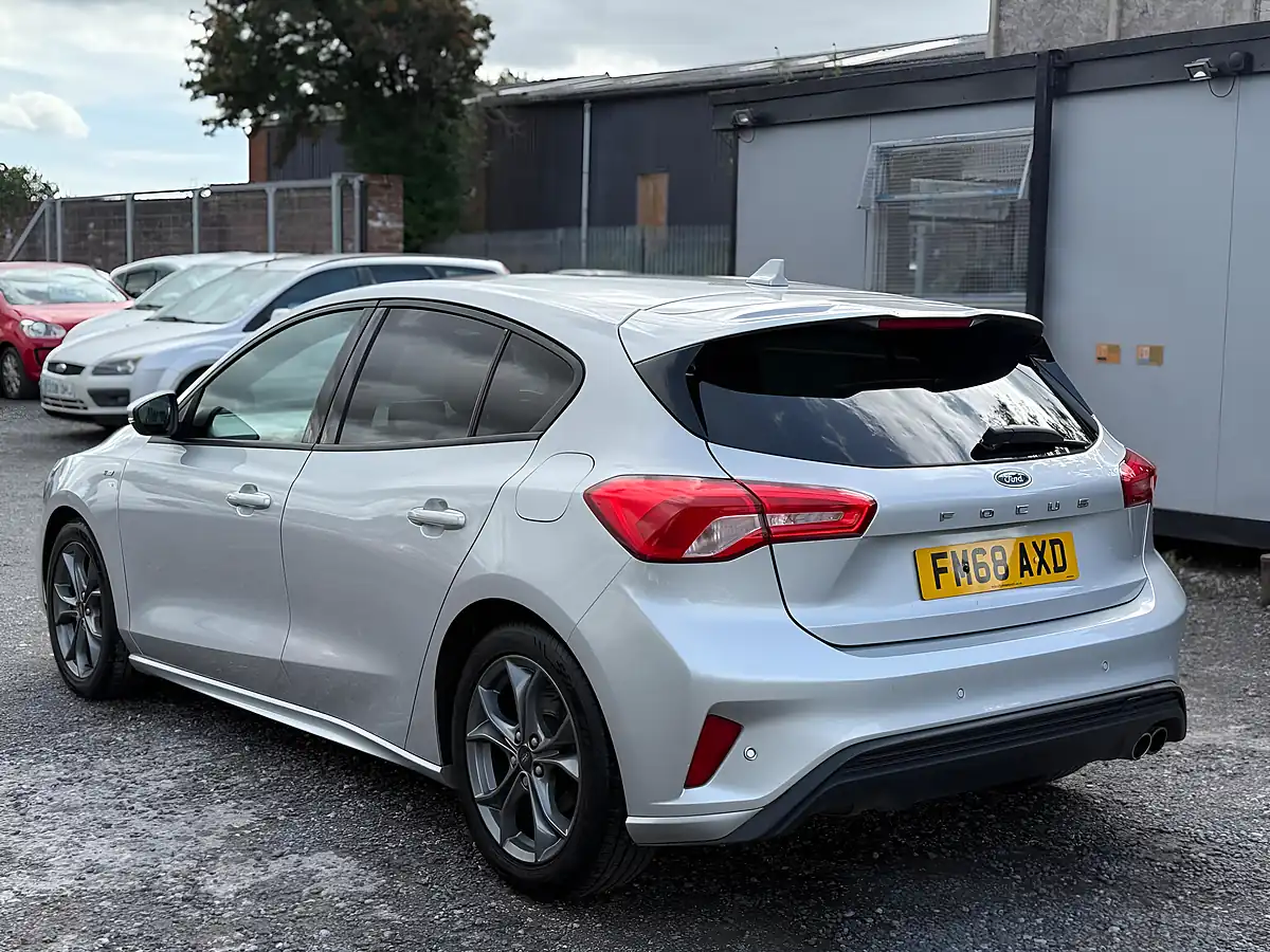 Used 2019 Ford Focus ST-Line Silver - Interior and Exterior details 5