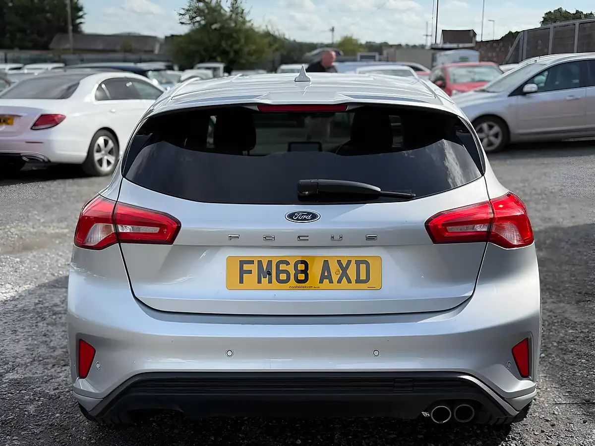 Used 2019 Ford Focus ST-Line Silver - Interior and Exterior details 6