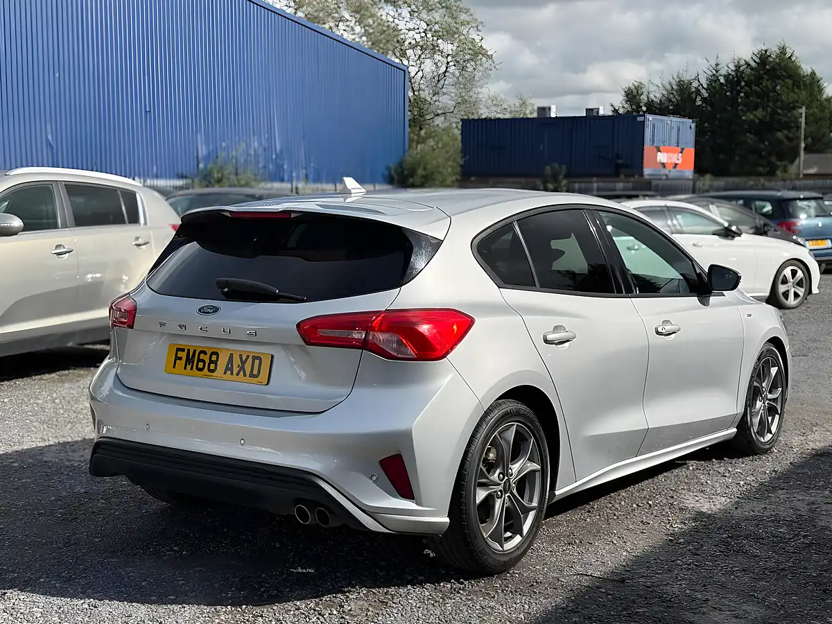 Used 2019 Ford Focus ST-Line Silver - Interior and Exterior details 8