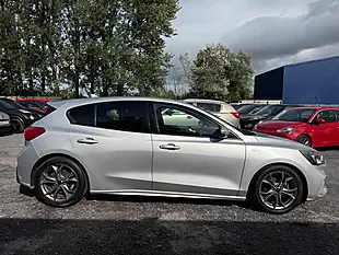 Used 2019 Ford Focus ST-Line Silver - Interior and Exterior details 9