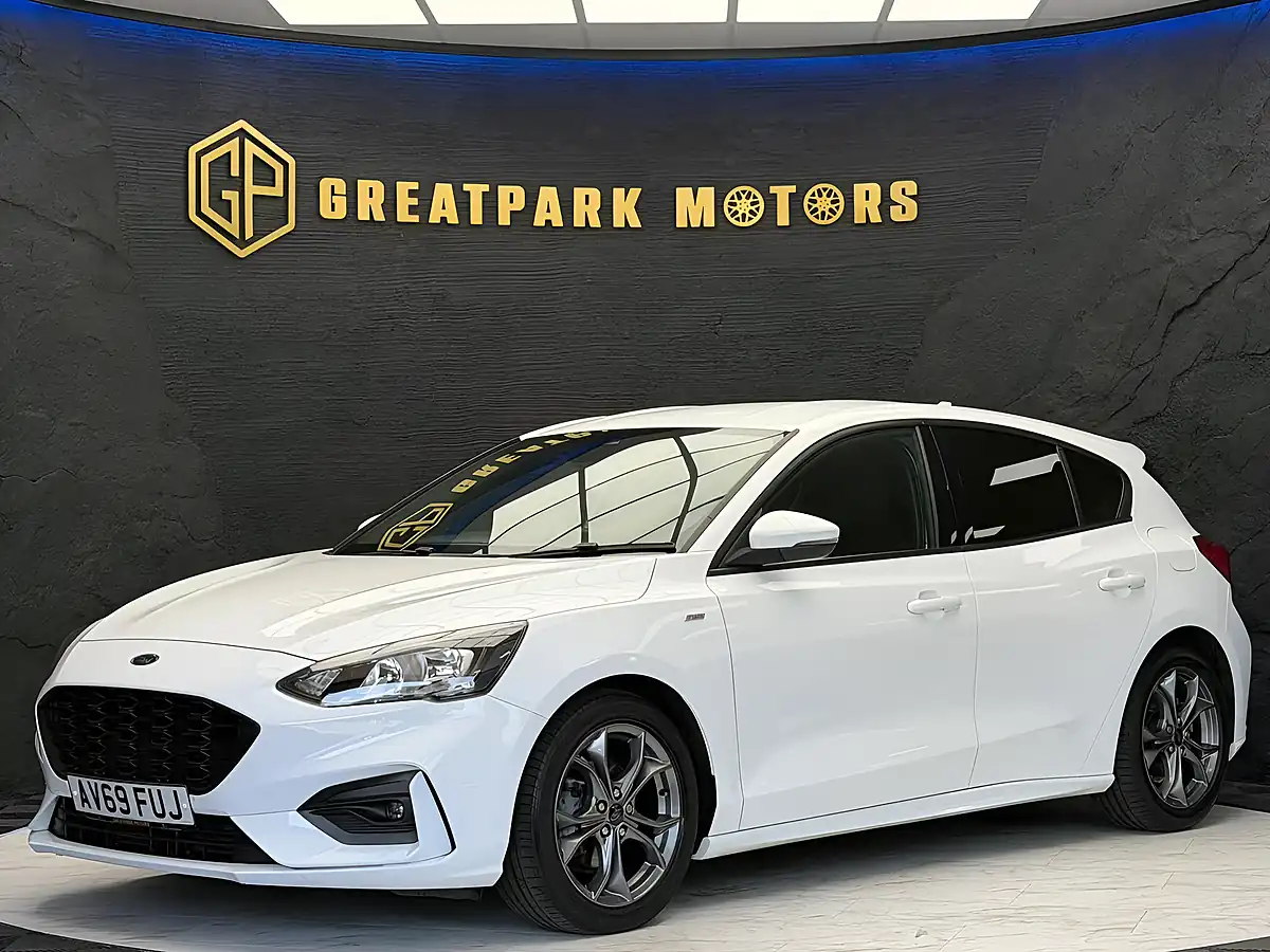 Used 2019 Ford Focus ST-Line White - Front View